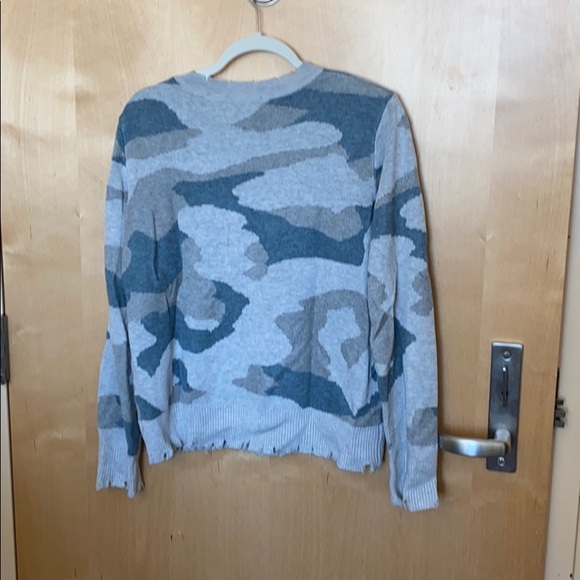Blue camo sweater - Picture 2 of 2